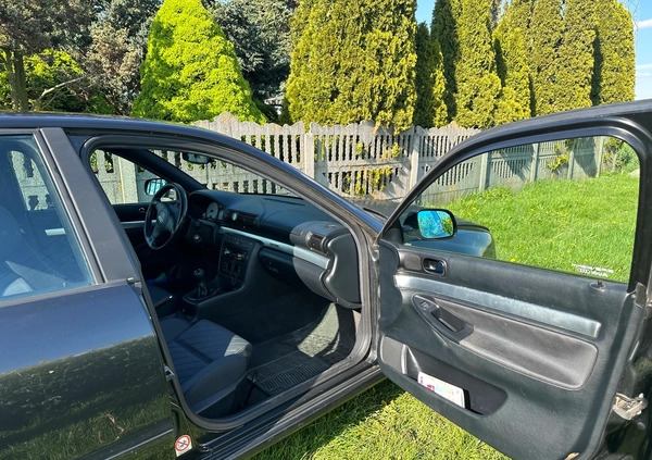 Audi A4 cena 12000 przebieg: 285000, rok produkcji 1999 z Płock małe 56